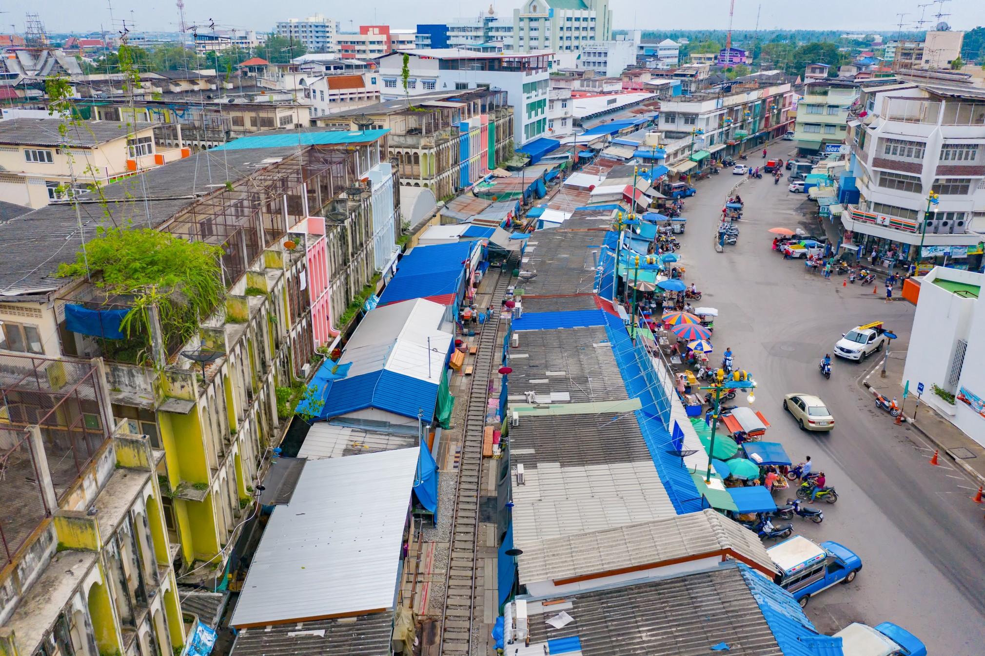 Mae Klong Zugmarkt Bangkok